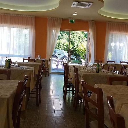 Hotel Adriatico Bellaria – Igea Marina Kültér fotó