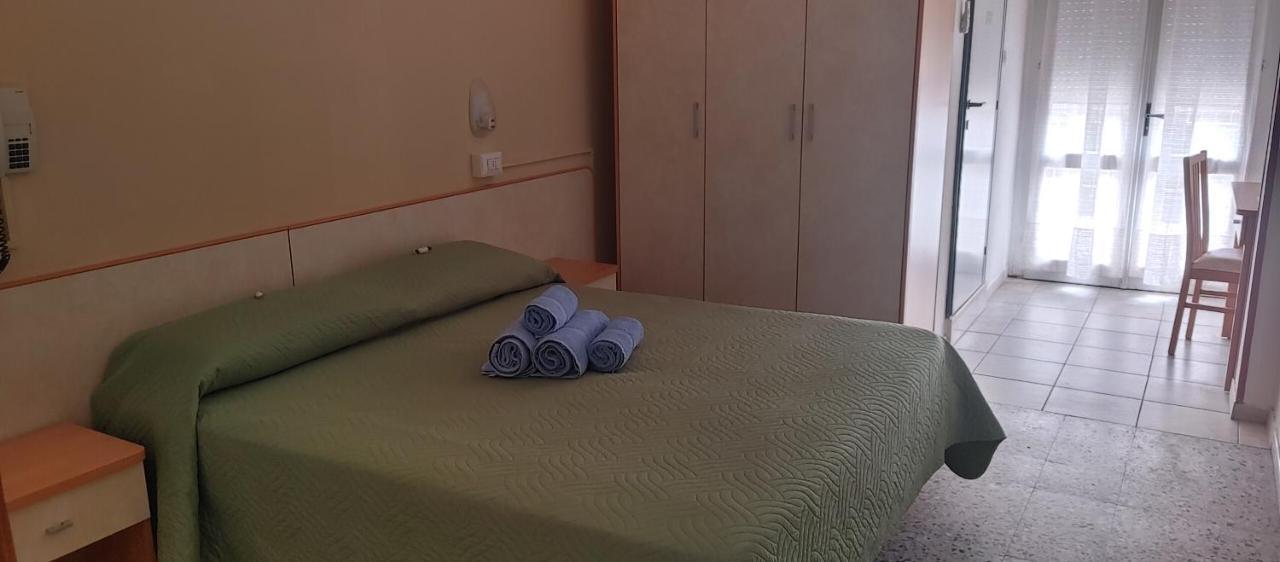 Hotel Adriatico Bellaria – Igea Marina Kültér fotó