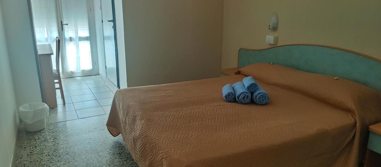 Hotel Adriatico Bellaria – Igea Marina Kültér fotó