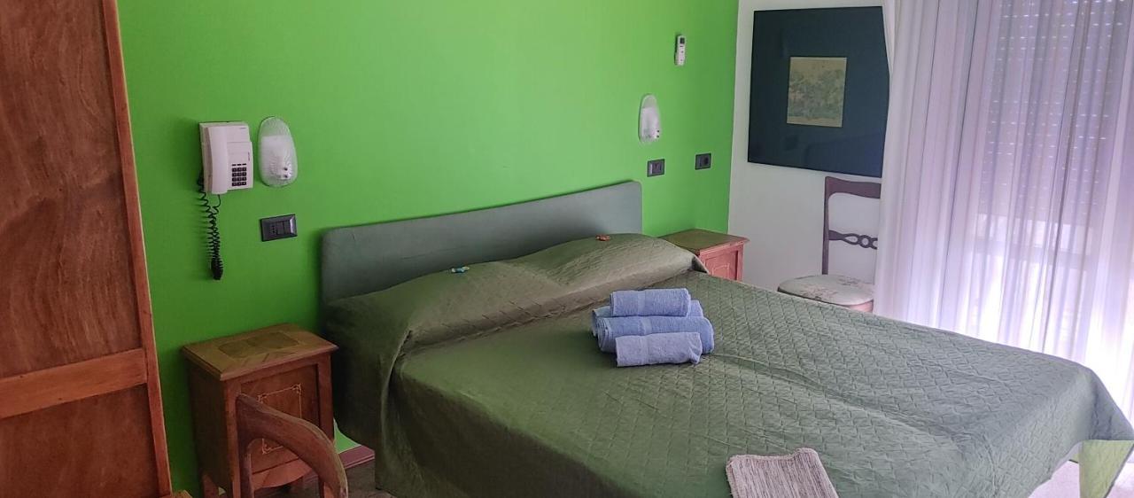 Hotel Adriatico Bellaria – Igea Marina Kültér fotó