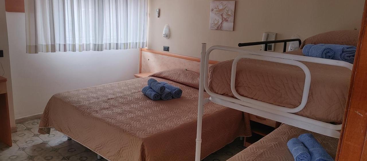 Hotel Adriatico Bellaria – Igea Marina Kültér fotó